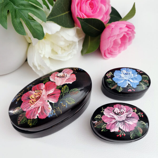Lot de 3 boites en papier mâché laqué décorées à la main - Russie