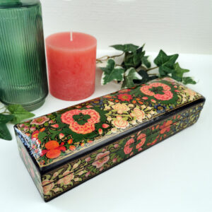 Boite rectangulaire en papier mâché laqué à motifs floraux - Inde