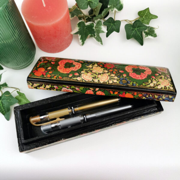 Boite rectangulaire en papier mâché laqué à motifs floraux - Inde – Image 3