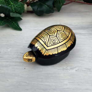 Petite boite en forme de tortue - Décorée en or - Asie du Sud-Est