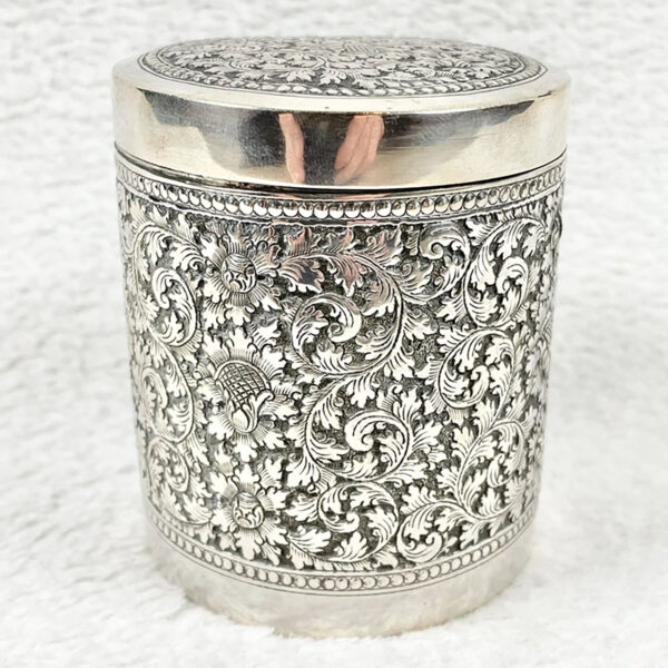 Boite ancienne en argent massif repoussé - décor floral et intérieur bois (début XXème siècle) – Image 2