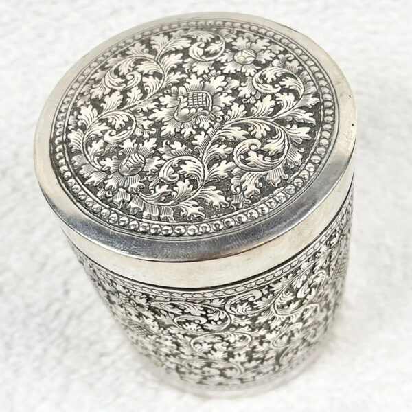 Boite ancienne en argent massif repoussé - décor floral et intérieur bois (début XXème siècle) – Image 4
