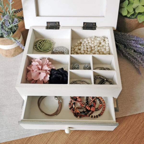 Boite à bijoux blanche et grise en bois - Esprit romantique shabby chic – Image 2