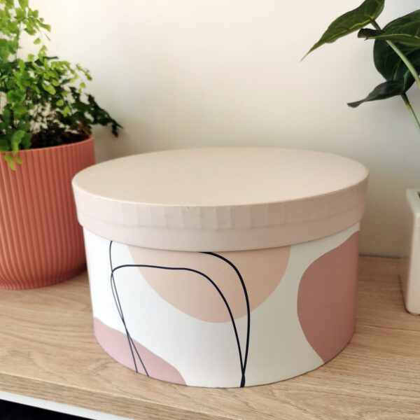 Boite à chapeaux ou de rangement en carton blanc, bleu et rose pastel