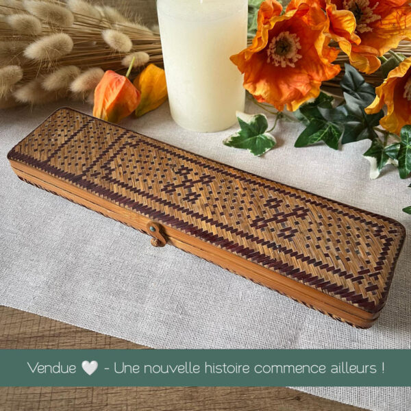 Boite compartimentée en osier tressé et bambou