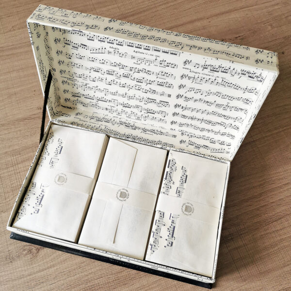 Boite à papier à lettres ROSSI, motif partitions musicales - Italie – Image 3