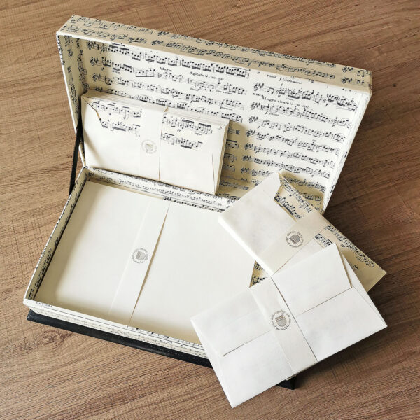 Boite à papier à lettres ROSSI, motif partitions musicales - Italie – Image 4
