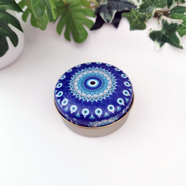 Lot de 2 boîtes métal œil porte-bonheur bleu avec pendentifs en verre