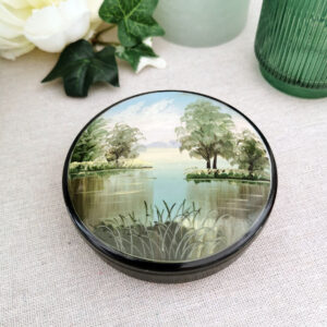 Boite en métal laqué peinte à la main, paysage naturel - Russie