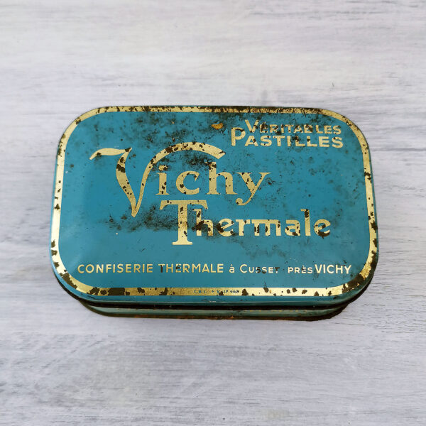 Boîte en métal rectangulaire ancienne bleue lettres dorées pastilles Vichy