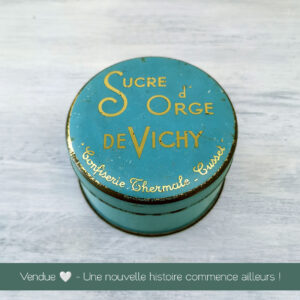 Boîte en métal ancienne bleue lettres dorées pastilles Vichy