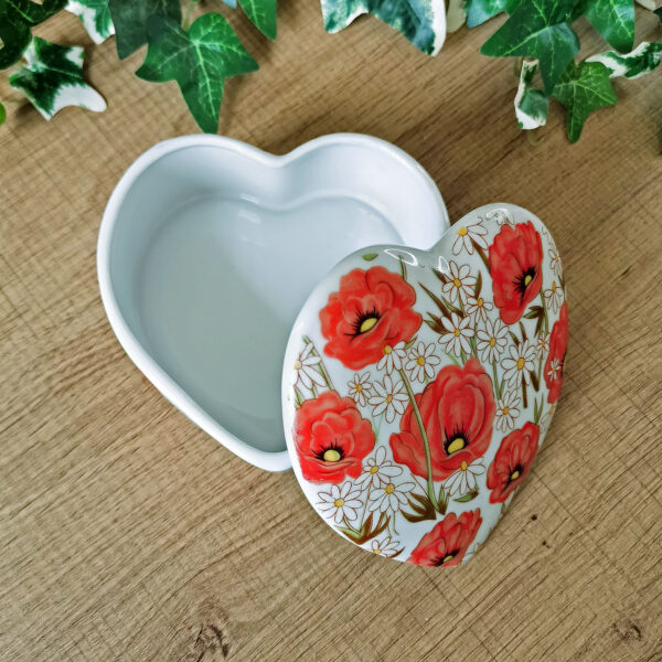 Boite en forme de cœur à décor de coquelicots rouges – Image 2