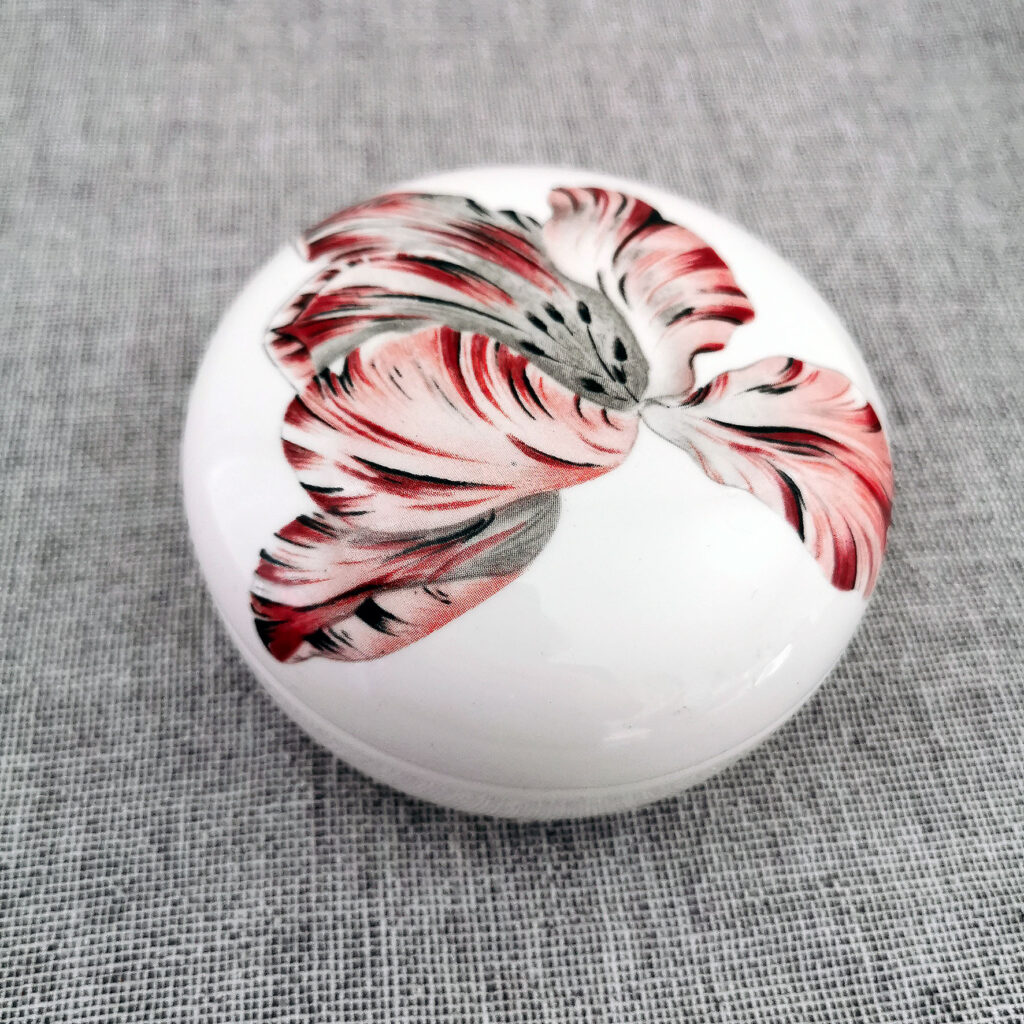 Boîte ronde en porcelaine blanche Villeroy & Boch "Queen of Sheba" décor floral cuivré