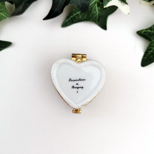 Petite boite cœur en porcelaine de Bourgogne – Fleur bleue & made in France – Image 4