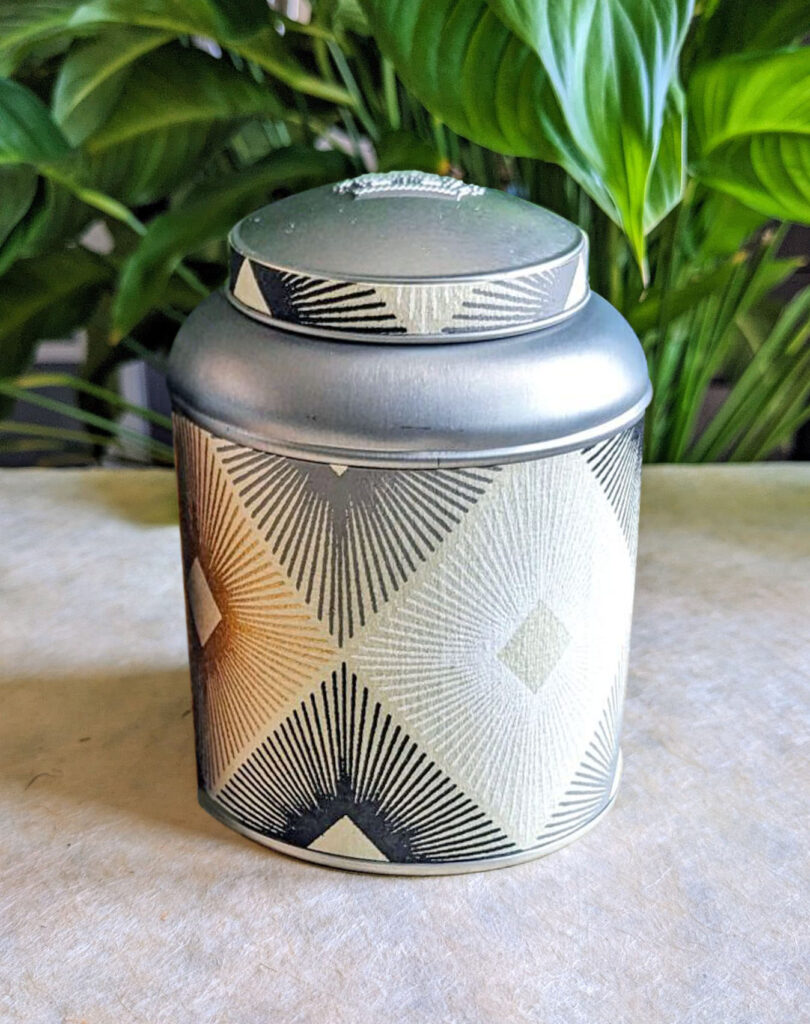 boîte à thé artisanale motif losanges dorés sur métal argenté – Les Boîtes du Luberon