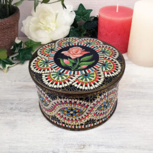 Boîte hollandaise vintage en métal à décor floral et coq – années 50