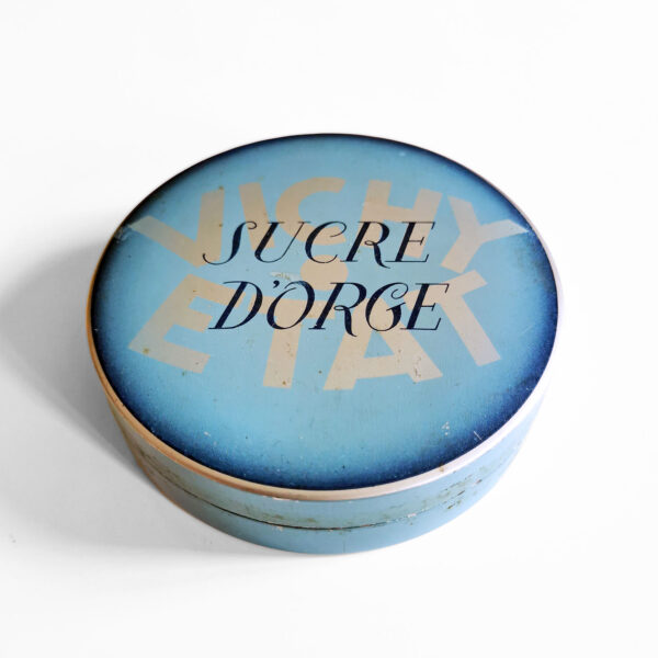 boîte ronde en métal bleu Vichy-État des années 50 avec inscription sucre d’orge