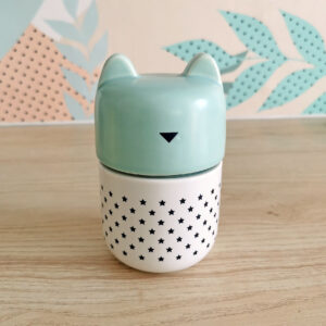 Boite alimentaire chat signée Bandjo en porcelaine verte en forme de chat avec couvercle