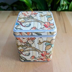 boîte à thé artisanale carrée motif floral Clématite style Mucha – Les Boîtes du Luberon