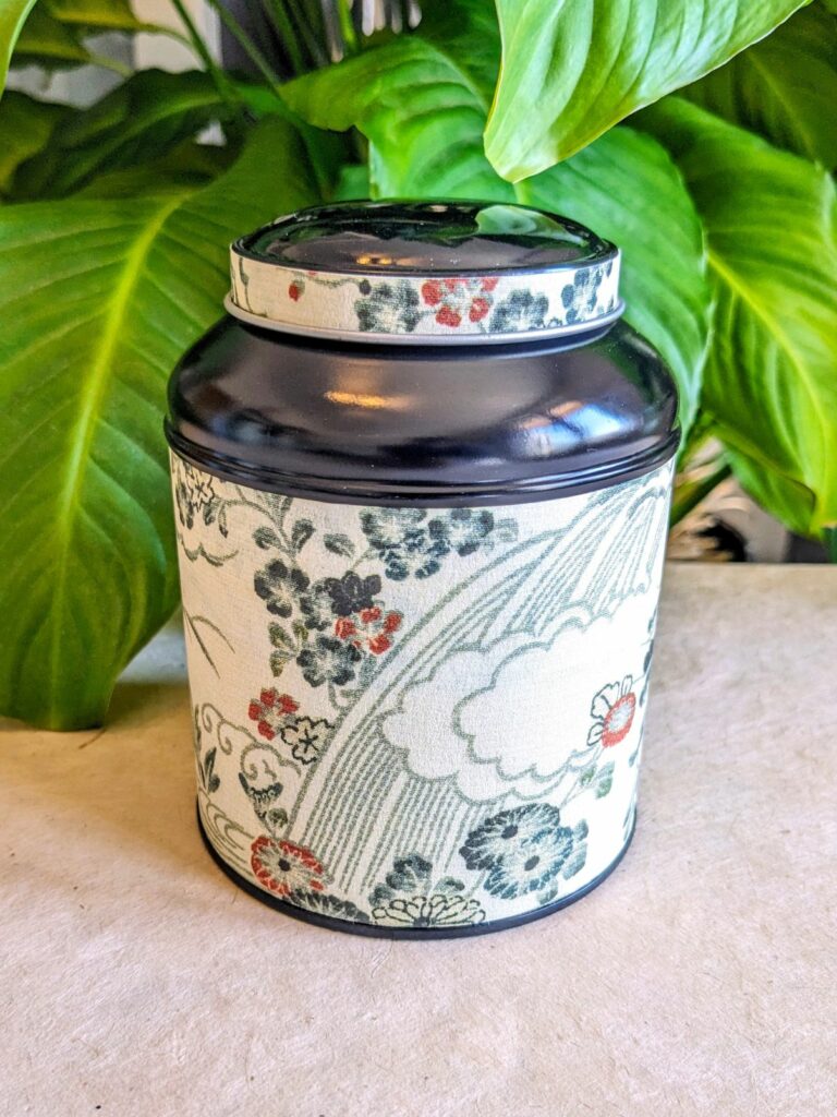 boîte à thé artisanale en métal noir décor japonais cascade – Les Boîtes du Luberon