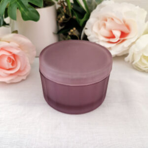 boîte ronde en verre de sucre mauve givré des années 60, originaire de Nancy