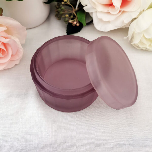 Boite en verre de sucre mauve givré – Nancy (années 60) – Image 2