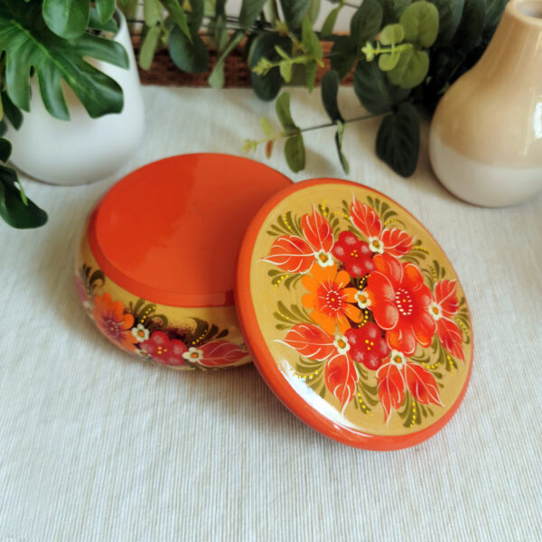 Boite ronde peinte à la main - Décor floral éclatant (Europe de l'Est) – Image 4