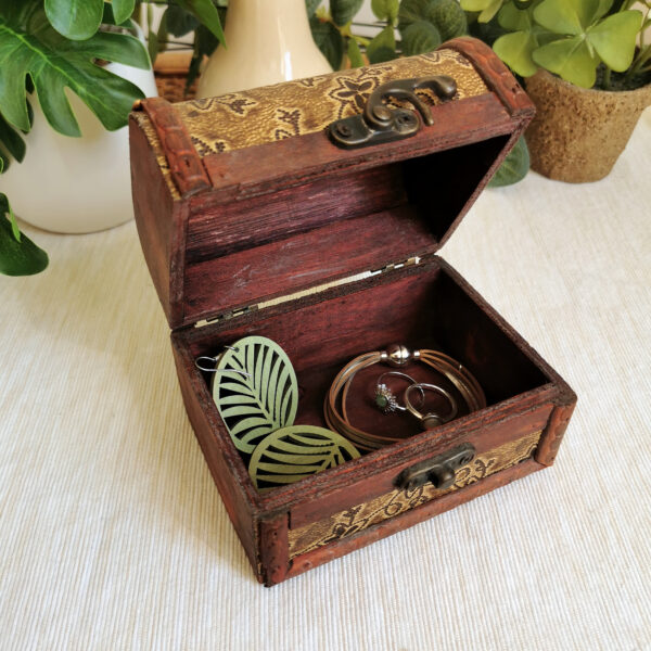 Petit coffret en bois, façon coffre ancien – Image 5