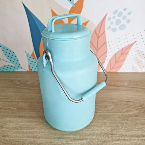 Boîte à lait vintage en plastique bleu glacier AMI, 2L, années 60-70