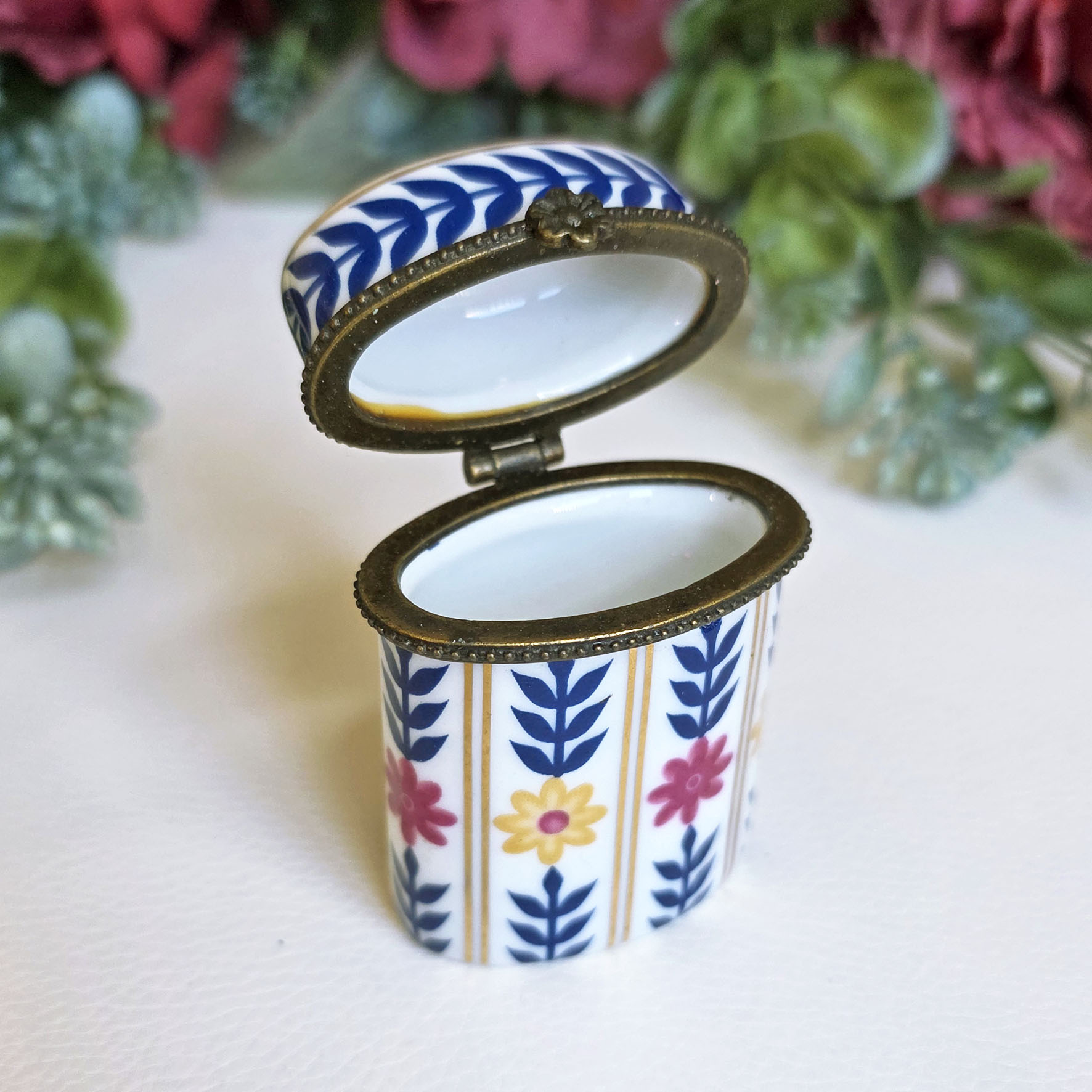 Petite boite pilulier en porcelaine décorée – Porcelain Art (années 70/90) – Image 3