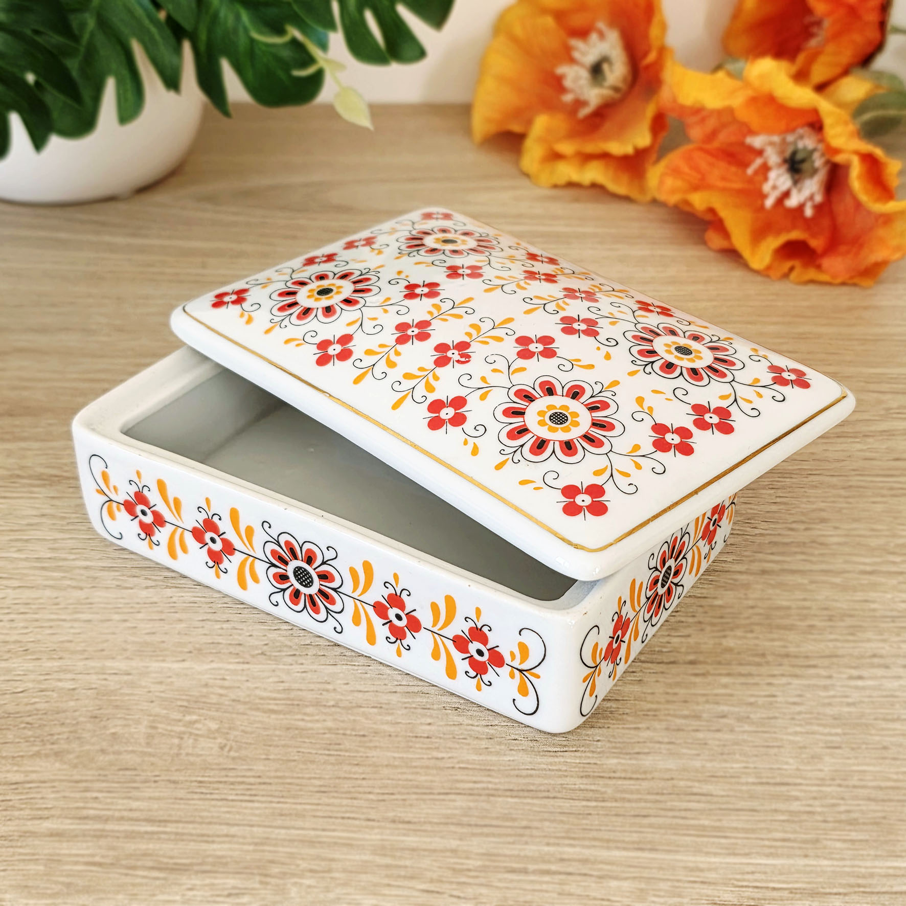 Boite vintage rectangulaire en porcelaine florale - Hongrie (Années 1960/80) – Image 4