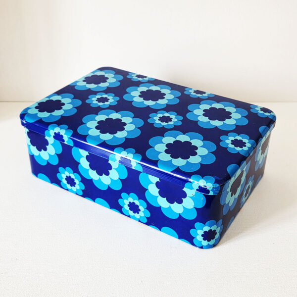 Boîte en métal vintage Massilly à décor de fleurs bleues, intérieur doré