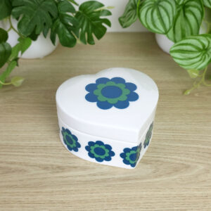 boite cœur porcelaine vintage Helmut Kruger blanche à fleurs bleues et vertes années 70